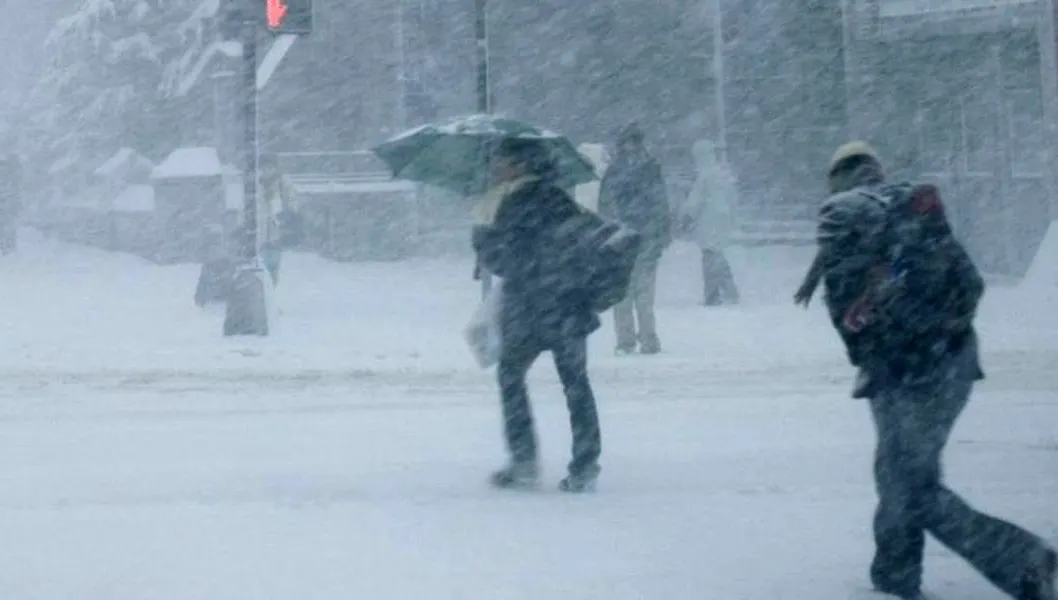 Avertisment meteo! Vortexul polar aduce strat mare de zăpadă, temperaturi scăzute și viscol