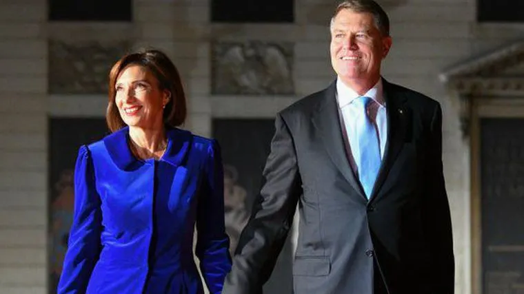 Stelian Tănase: Carmen Iohannis face turism. Nu lipseşte la nicio vizită oficială internaţională