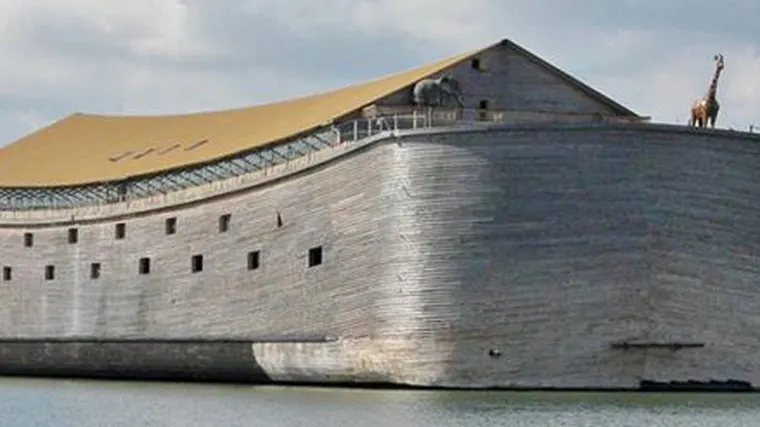 Un olandez și-a construit o arcă exact ca în Biblie, iar interiorul arată spectaculos