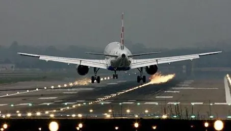 Cinci curse aeriene au fost deviate de la Cluj-Napoca la Sibiu, din cauza ceţii