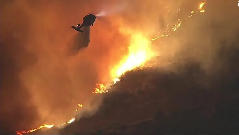 Incendii devastatoare în California. Cel puţin 50 de persoane şi-au pierdut viaţa. Imagini şocante