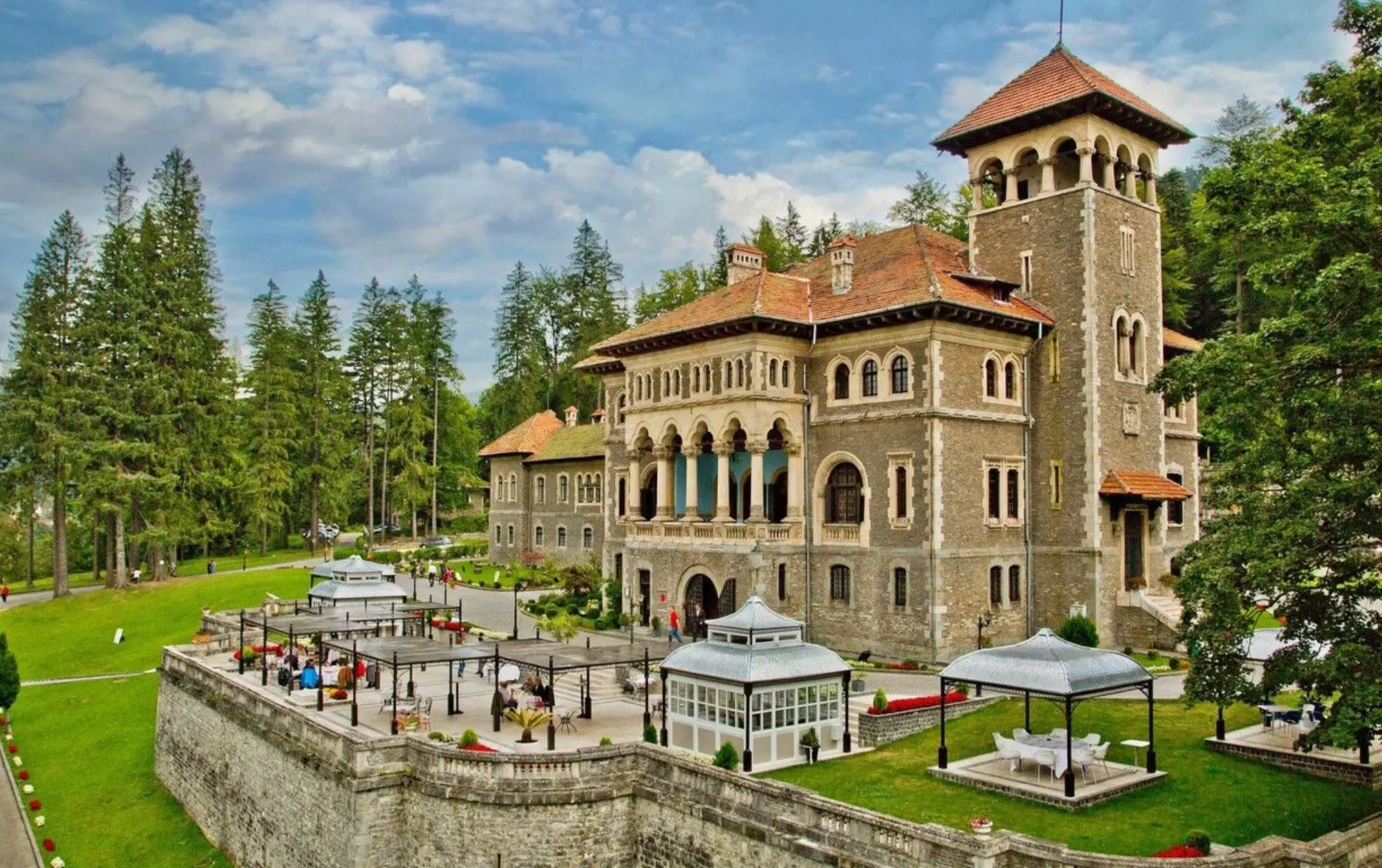 eMAG Black Friday vine cu cea mai “sarita de pe fix” oferta: inchiriaza un castel doar pentru tine