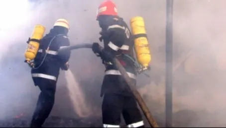 Cinci maşini cuprinse de flăcări în Sectorul 3 al Capitalei
