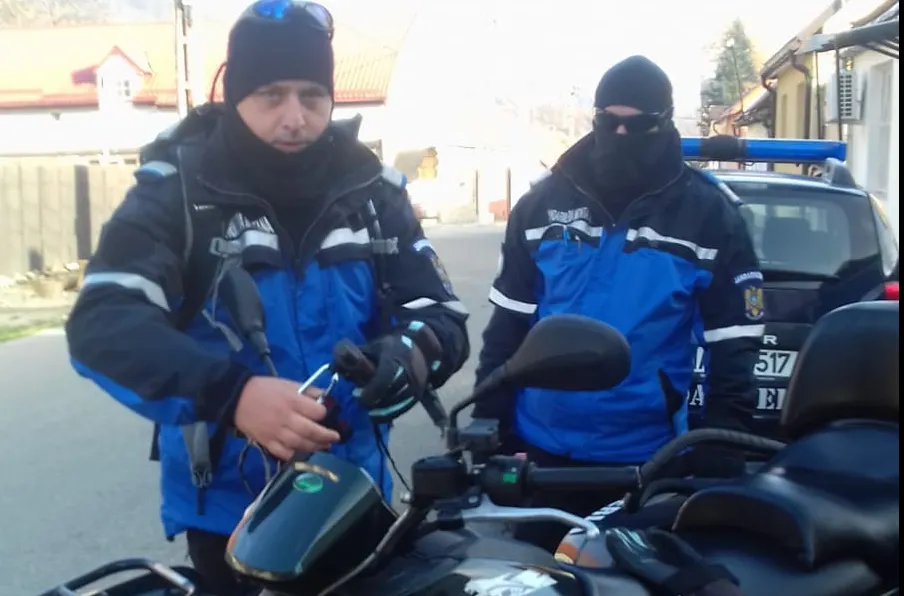 Trei persoane au dispărut cu ATV-urile pe muntele Semenic. Operaţiune de căutare