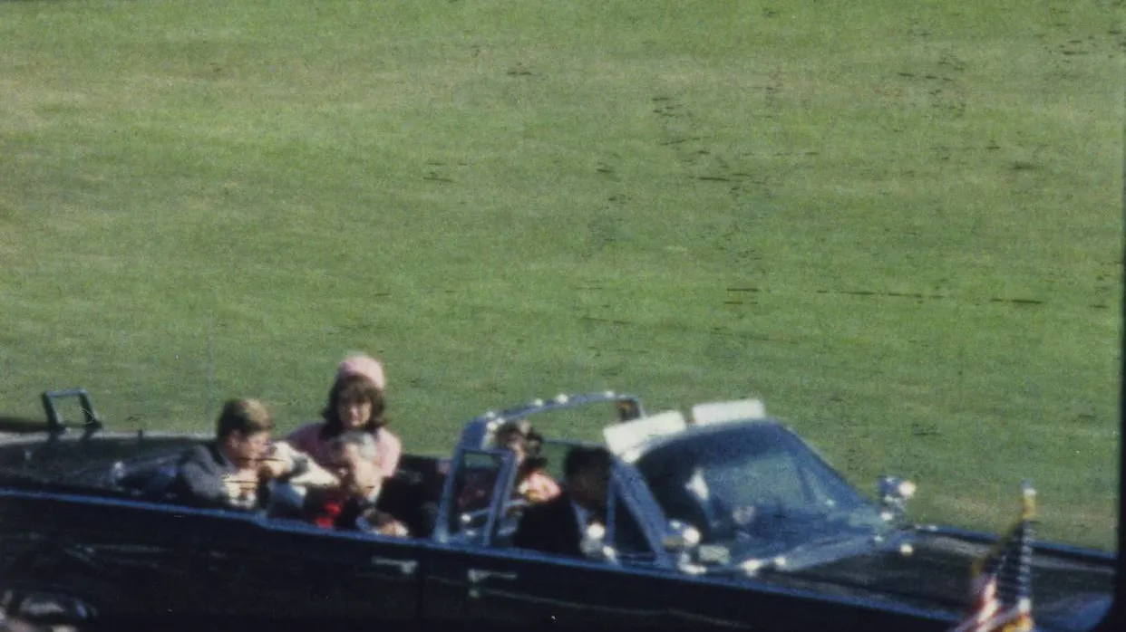 Imagini în premieră cu John F. Kennedy, scoase la lumină după 55 de ani de la asasinat