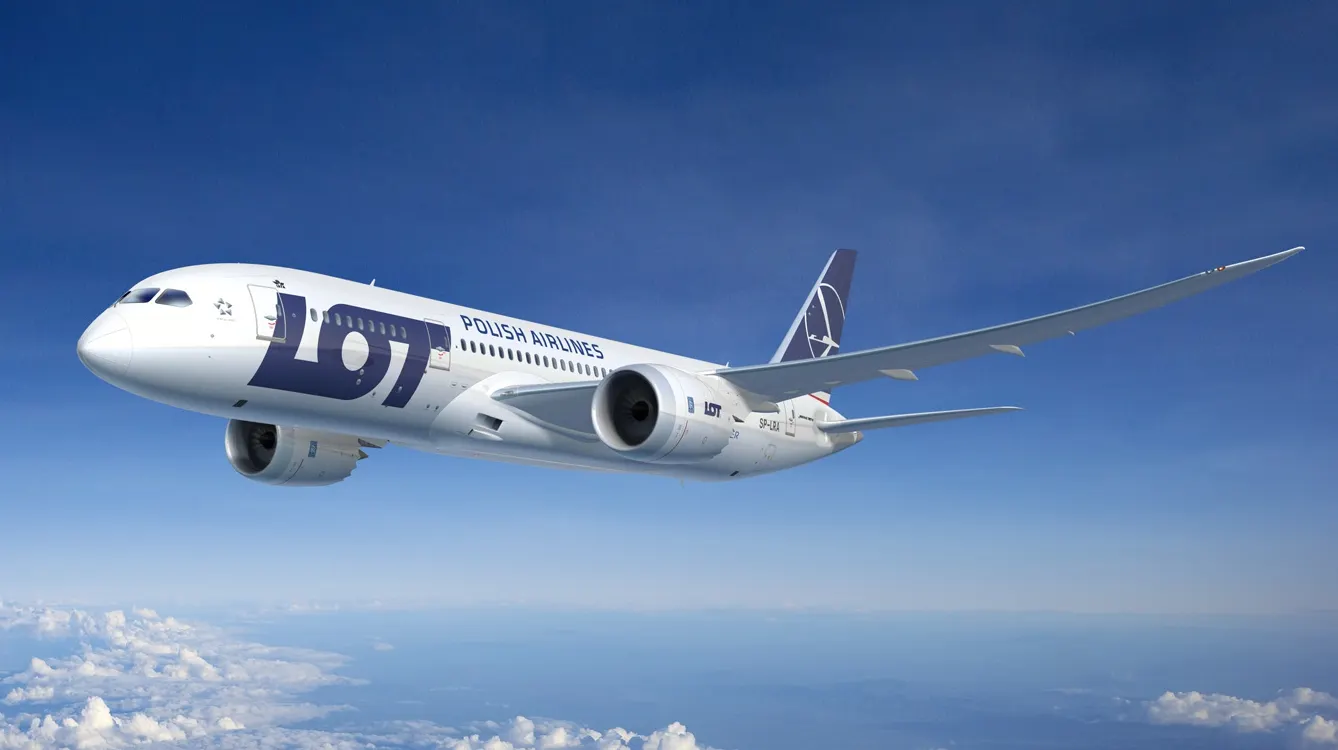 Incredibil! Pasagerii unui avion polonez au strâns bani pentru a cumpăra o piesă care se stricase