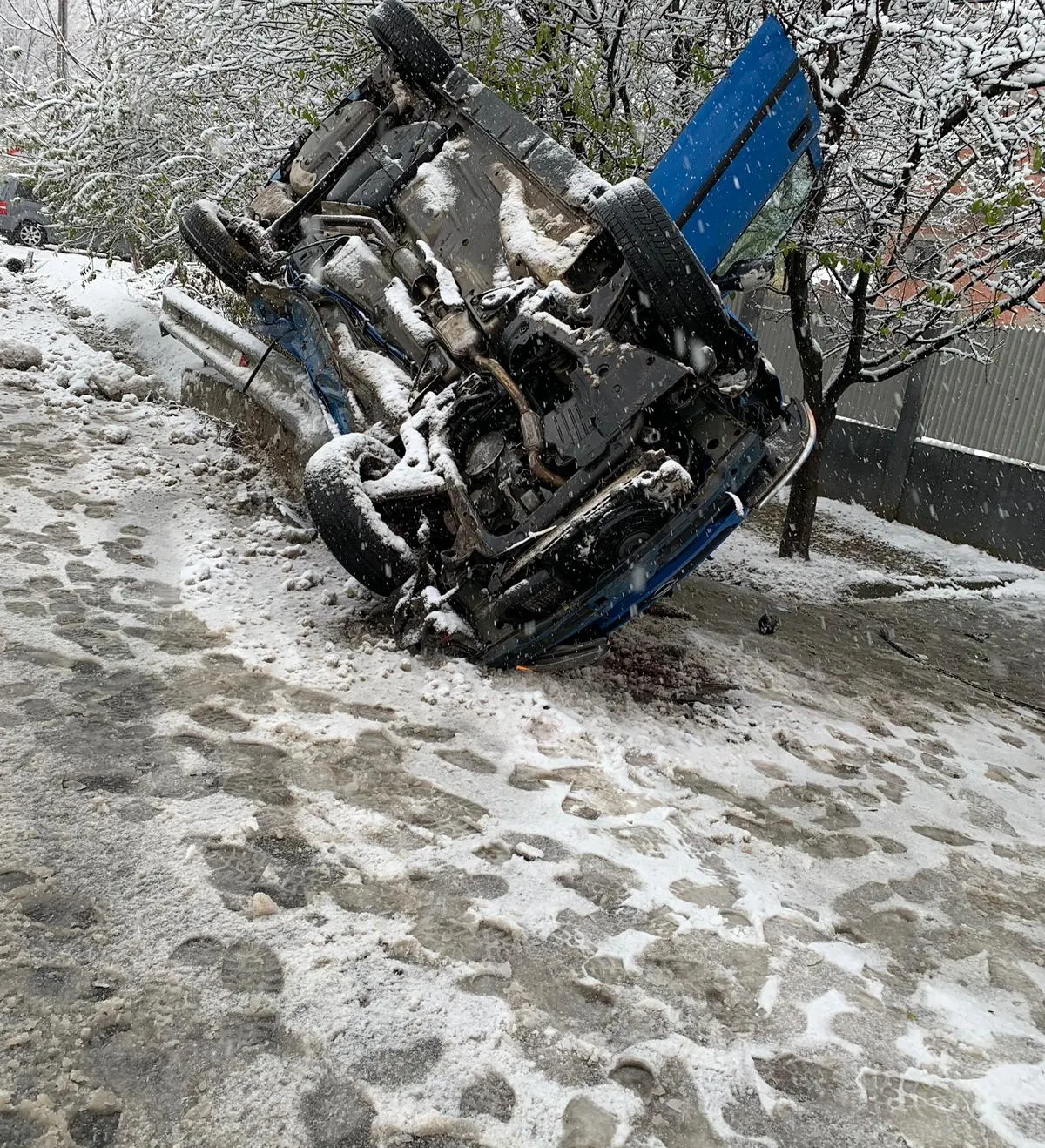 Ce a pățit un bărbat din județul Olt care a plecat la drum fără cauciucuri de iarnă?