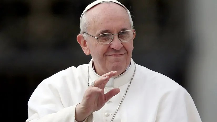 Papa Francis, gest incredibil în faţa mulţimilor