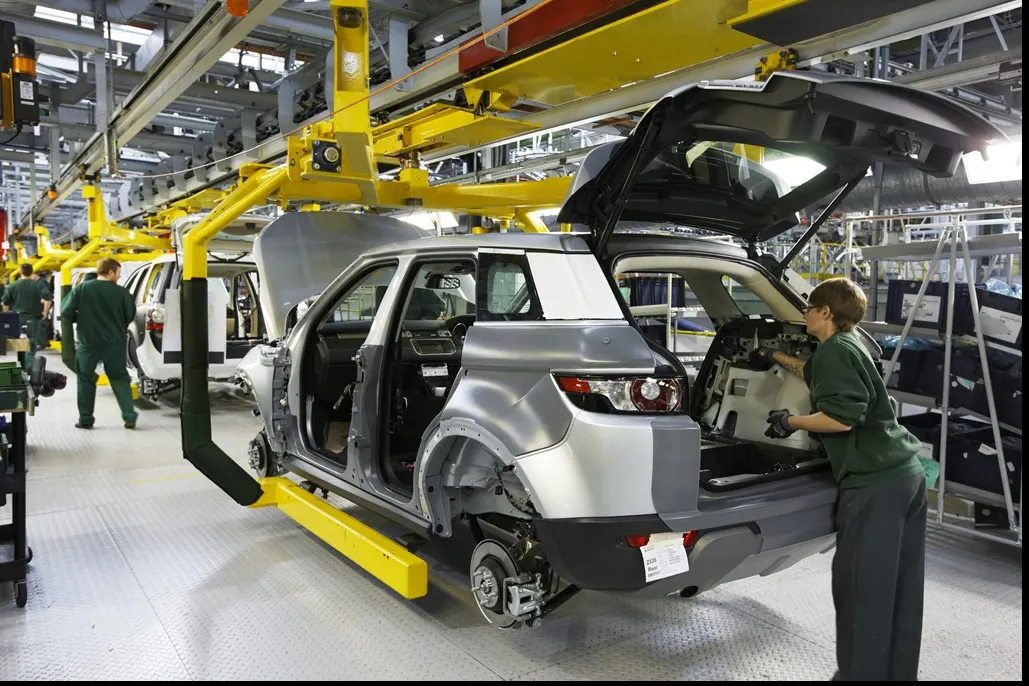 Concedieri masive la unul dintre cei mai mari producători auto