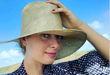Şarapova a "topit" zăpada cu o poză incendiară