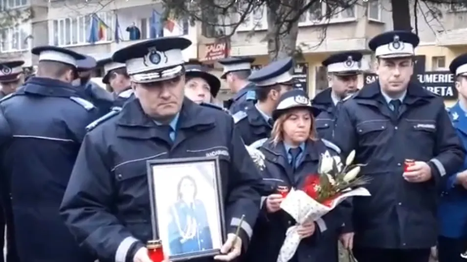 Lacrimi și flori pentru jandarmerița ucisă într-un tragic accident, autorul arestat (VIDEO)