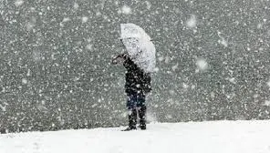 Nu scăpăm de vremea rea! Informare meteorologică de ploi şi zăpadă