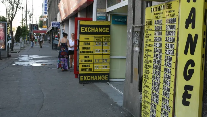 Dezastru, leul s-a prăbuşit în faţa euro, după măsurile economice anunţate de Guvern