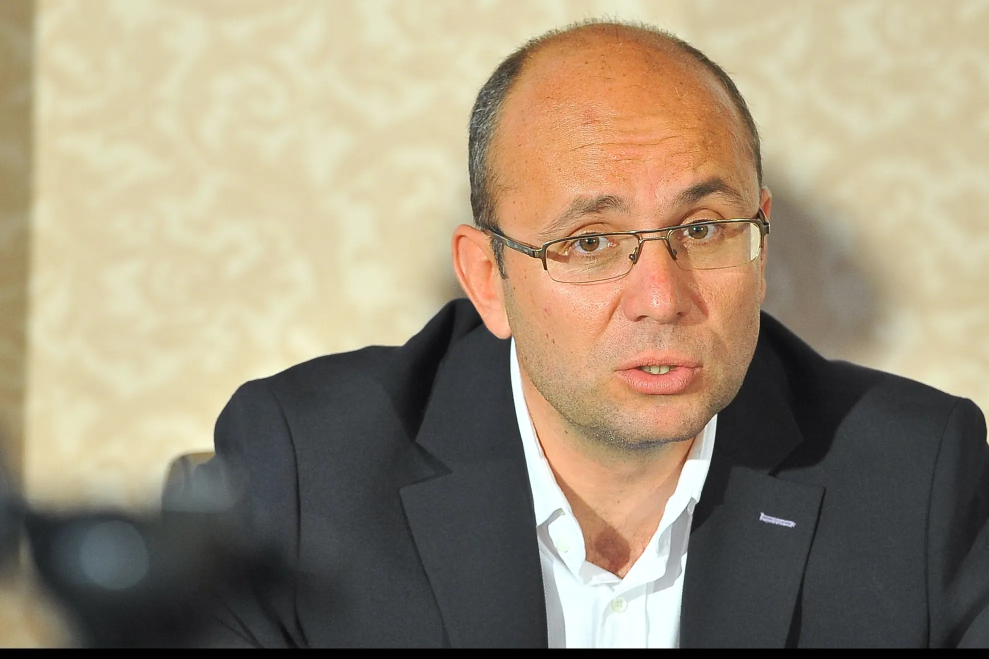 Guşă: Dragnea urmăreşte să se salveze singur, în detrimentul baronilor PSD
