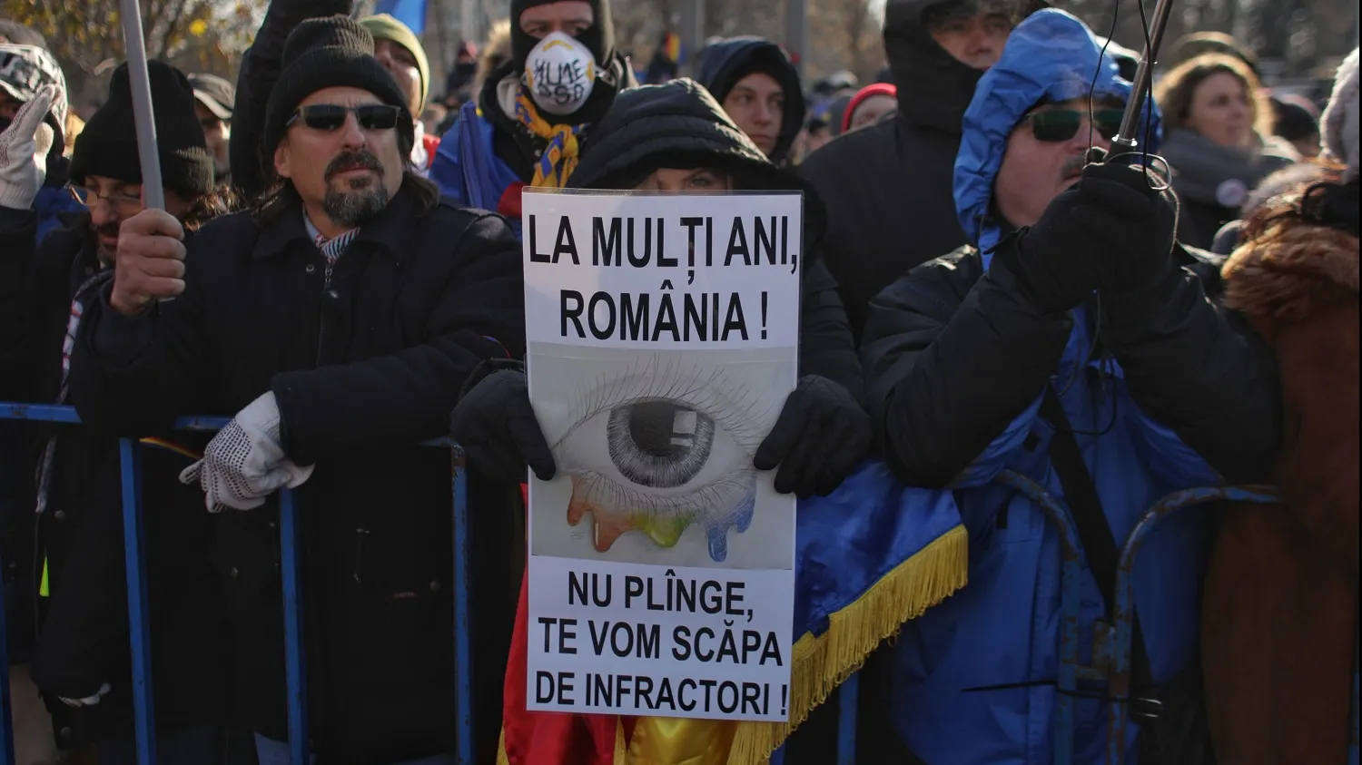 Jandarmeria, huiduită la parada din Capitală. Patru spectatori, duși la secție și AMENDAȚI