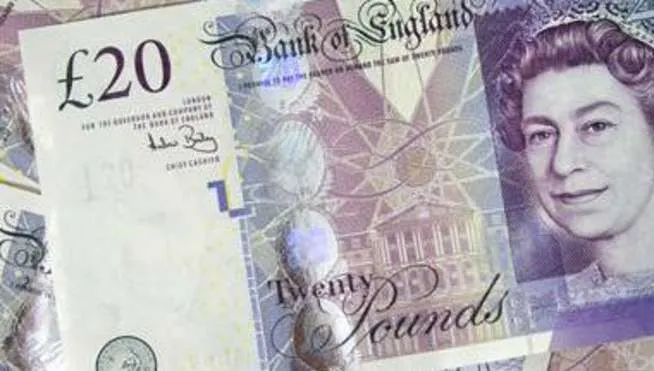 Lira sterlină, la nivel maxim în ziua în care Marea Britanie iese din UE