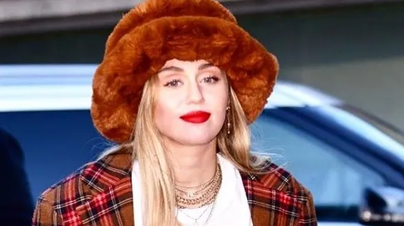 Miley Cyrus a purtat un tricou cu un puternic mesaj social