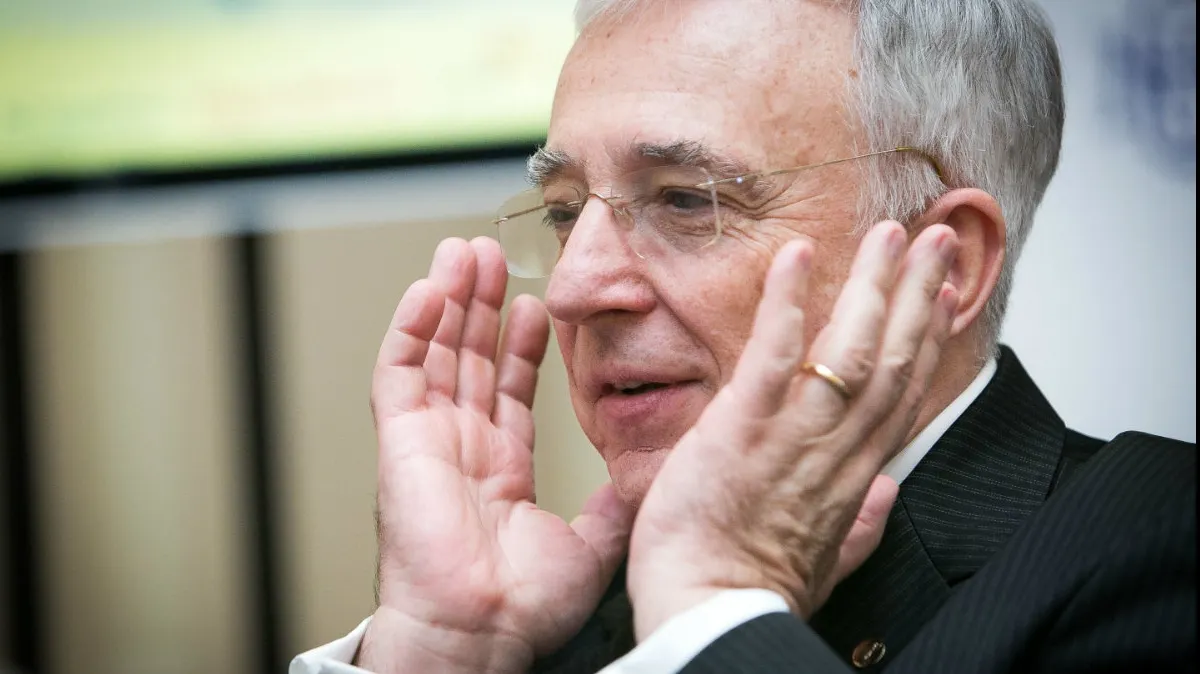 Mugur Isărescu: "Preţurile cresc, de regulă, în decembrie. O să fie mare tărăboi"