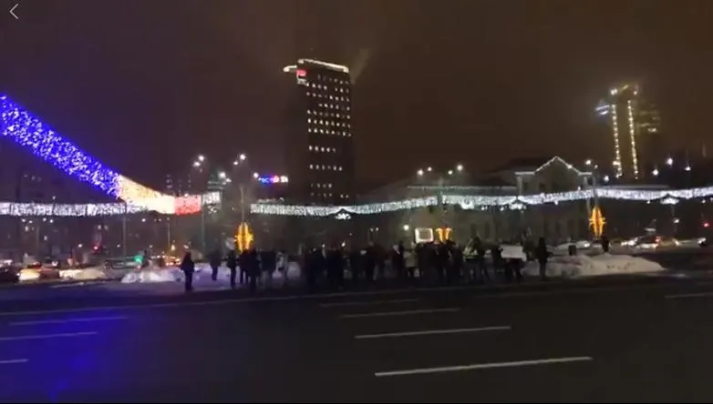 Protest în Piața Victoriei, după adoptarea OUG privind măsurile fiscal-bugetare