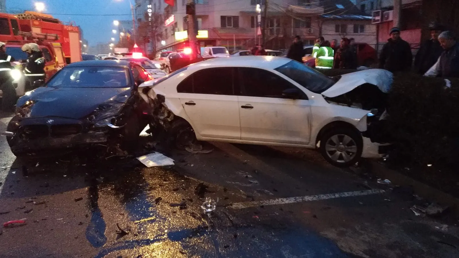 Accident grav cu cinci maşini pe o stradă din Cluj