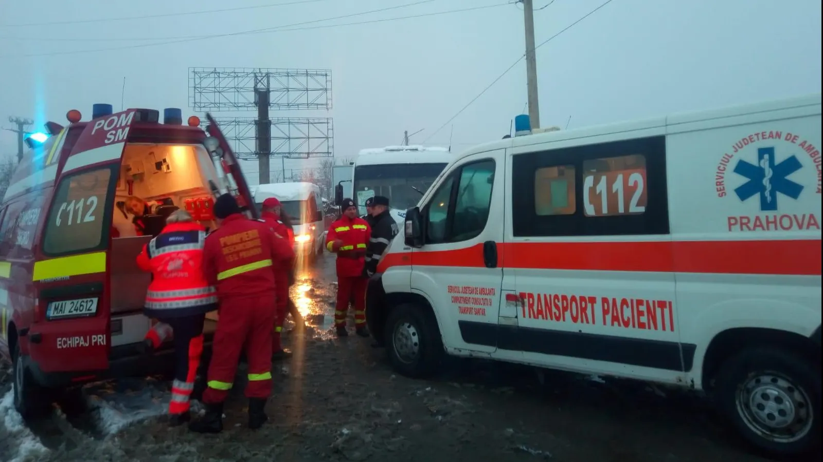 Accident grav pe DN1, la Comarnic. 15 persoane implicate, inclusiv copii