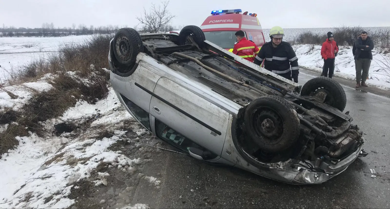 Accident rutier în Olt. Trei răniți. Imagini cumplite