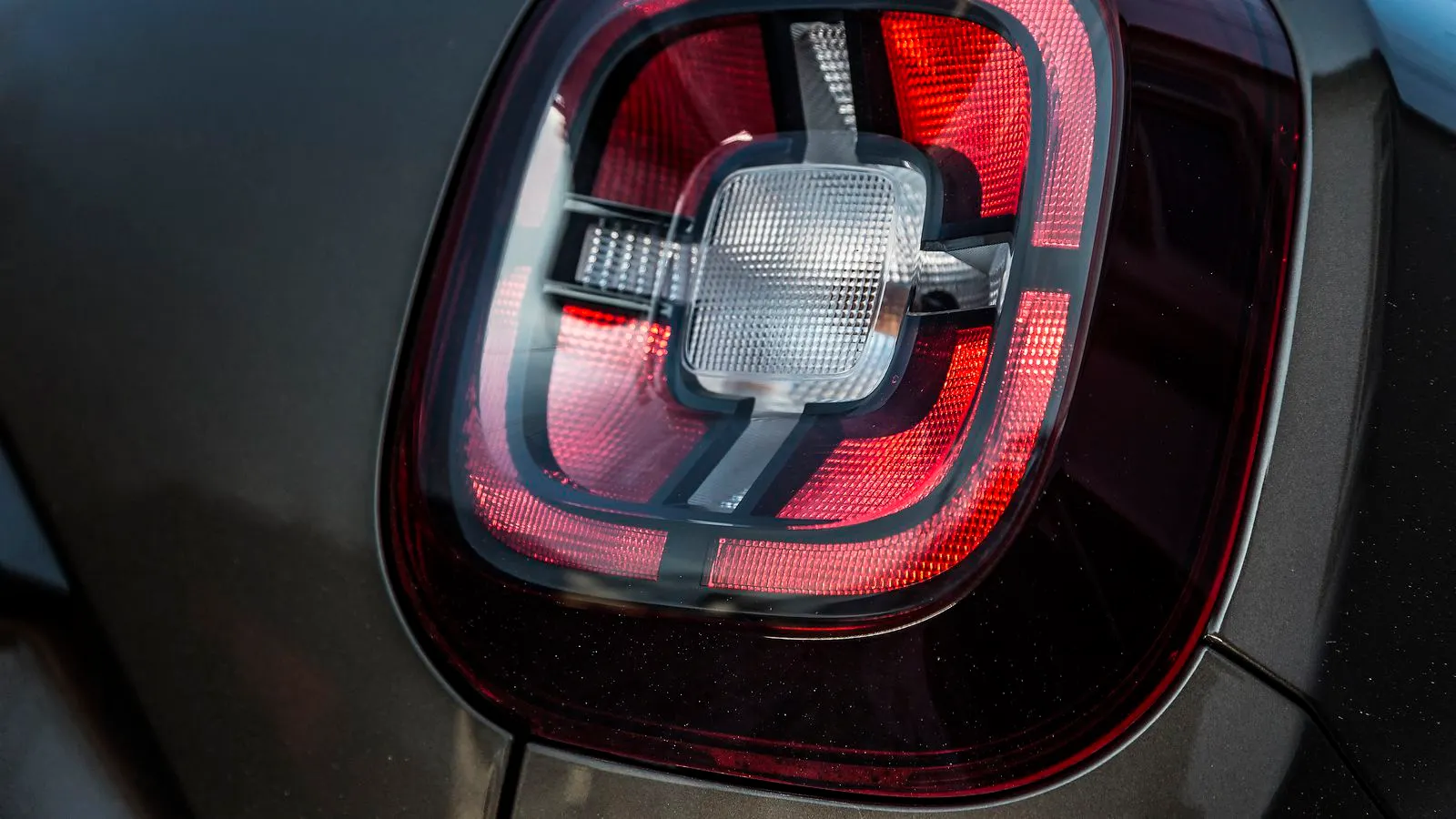 Dacia Duster 2019 a apărut pe străzile din România. Cel mai puternic model Duster