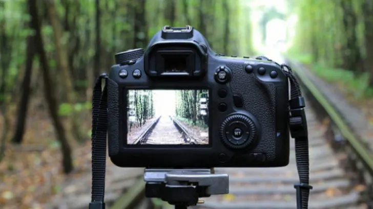 eMAG Electronic Days - Reduceri de pana la 40% pentru aparatele foto DSLR
