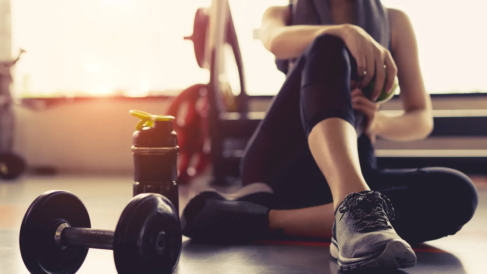 VIDEO 4 minute de exerciții care înlocuiesc o oră la sală