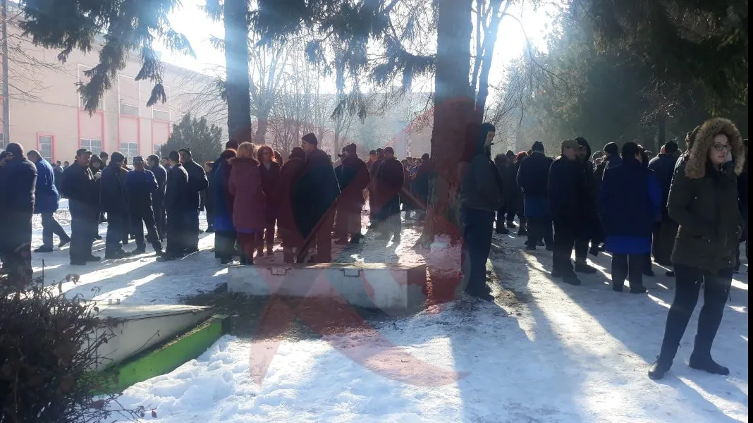 A treia zi de grevă la Fabrica de rulmenţi Bârlad