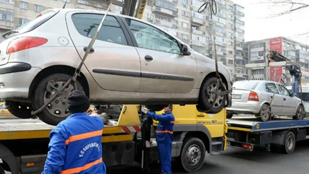 Semnal de alarmă. Ridicarea mașinilor de pe străzile principale din București - motiv de dispută