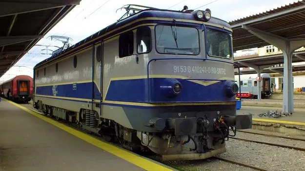 Trenurile de călători din România au avut întârzieri de 3 ani în 6 luni