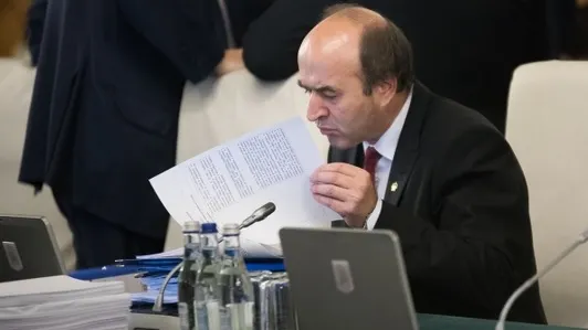 Toader, prins în corzi, la Bruxelles. Europarlamentarii, îngrijorați de România