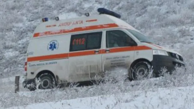 Iarna creează probleme. Unde a fost nevoită o femeie să nască