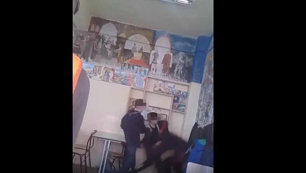 Copil bătut de colegi la o școală din Satu Mare