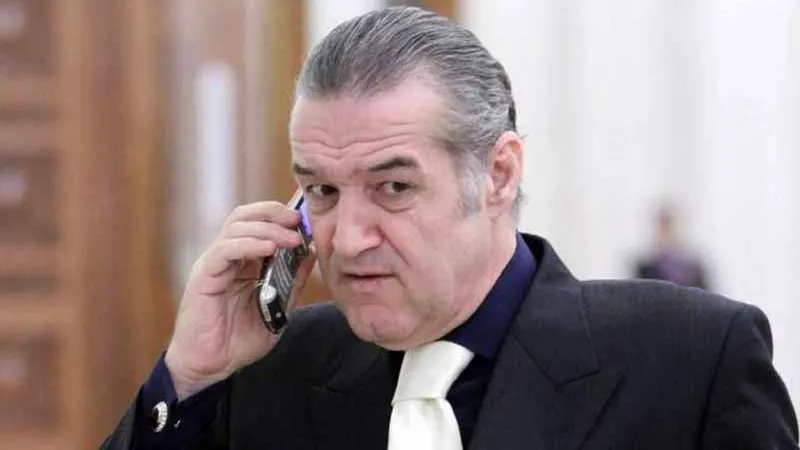 Becali declară război smartphone-ului! „Vrei să fii fotbalist? Ia-ţi telefon cu butoane!”