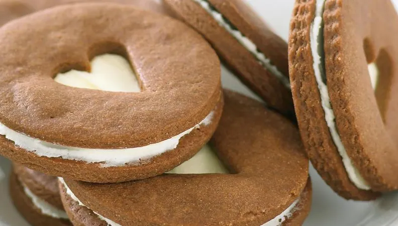 Biscuiți cu cremă
