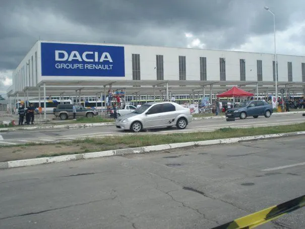Uzina Dacia retrimite SUTE de oameni în șomaj: "Nu avem comenzi"