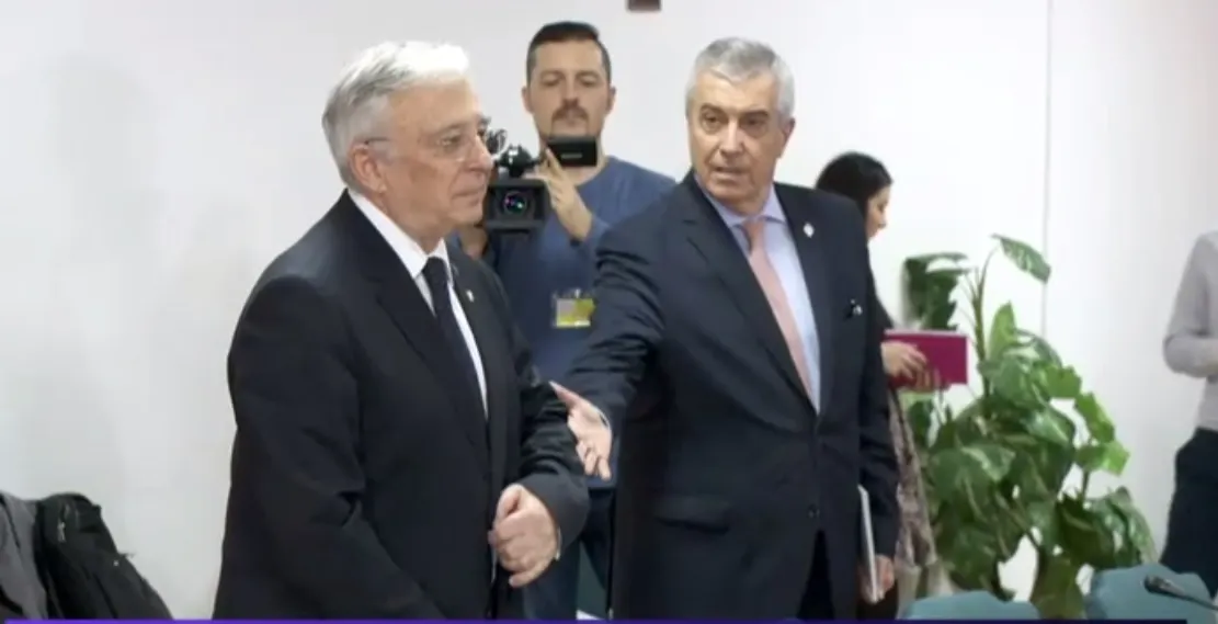 Mugur Isărescu l-a lăsat pe Tăriceanu cu mâna întinsă