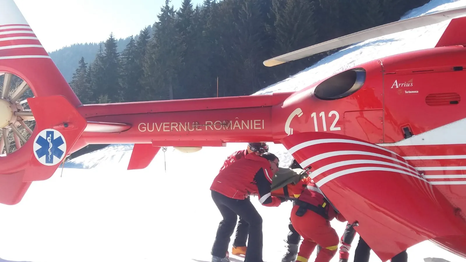 Un copil de 5 ani s-a rănit pe pârtie la Buşteni. A fost luat cu elicopterul