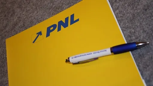 Nume grele din PNL trec în "barca" lui Tăriceanu