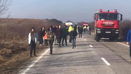 Accident înfiorător la Arad: 3 victime, după un impact violent