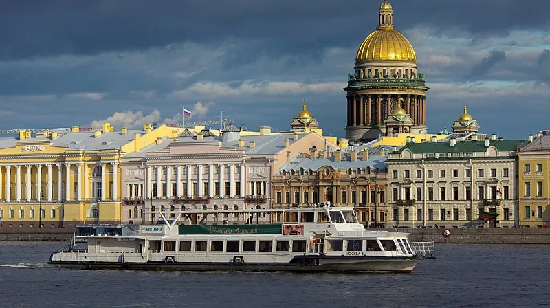 S-a prăbuşit Universitatea din Sankt Petersburg. Mai mulţi oameni sub dărămături
