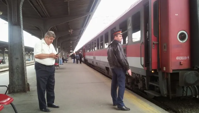O persoană a murit după ce a fost lovită de trenul Constanţa-Bucureşti