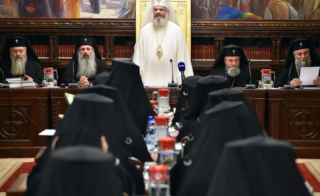 Sfântul Sinod, mesaj dur împotriva imaginilor de pe Facebook: "Așa se naște idolatria"