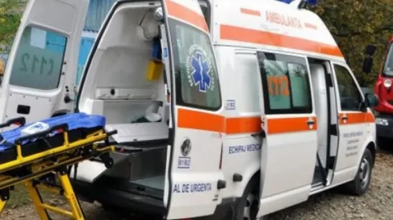 Copil de nici doi ani, înjunghiat din greşeală. Părinţii, băuţi, nu erau prin preajmă