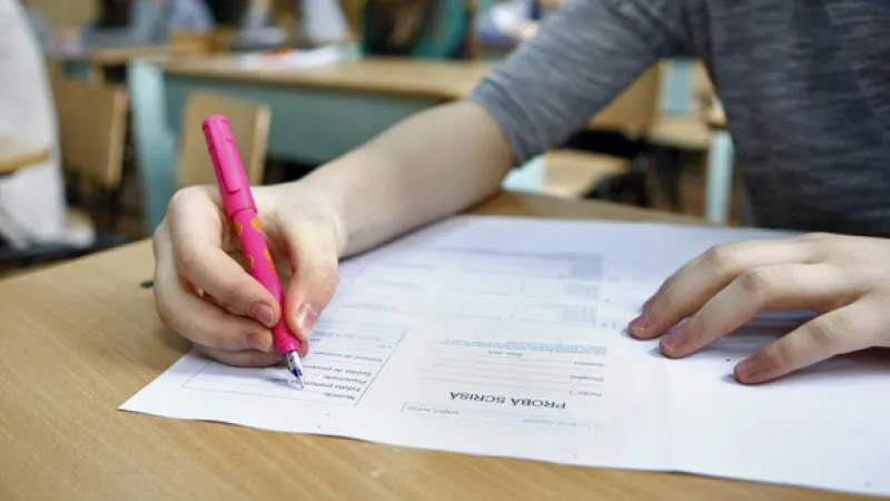 SIMULARE EVALUARE 2019: Astăzi au început testările pentru elevii claselor a VII-a şi a VIII-a.