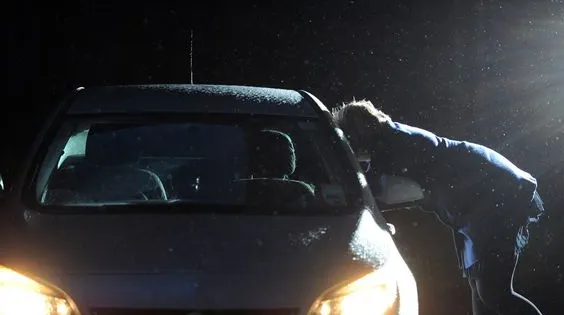 O mamă cu 5 copii își dezvăluie viața ei ca prostituată