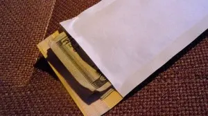 Mister total. Locuitorii unui sat din Spania au primit plicuri cu bani 