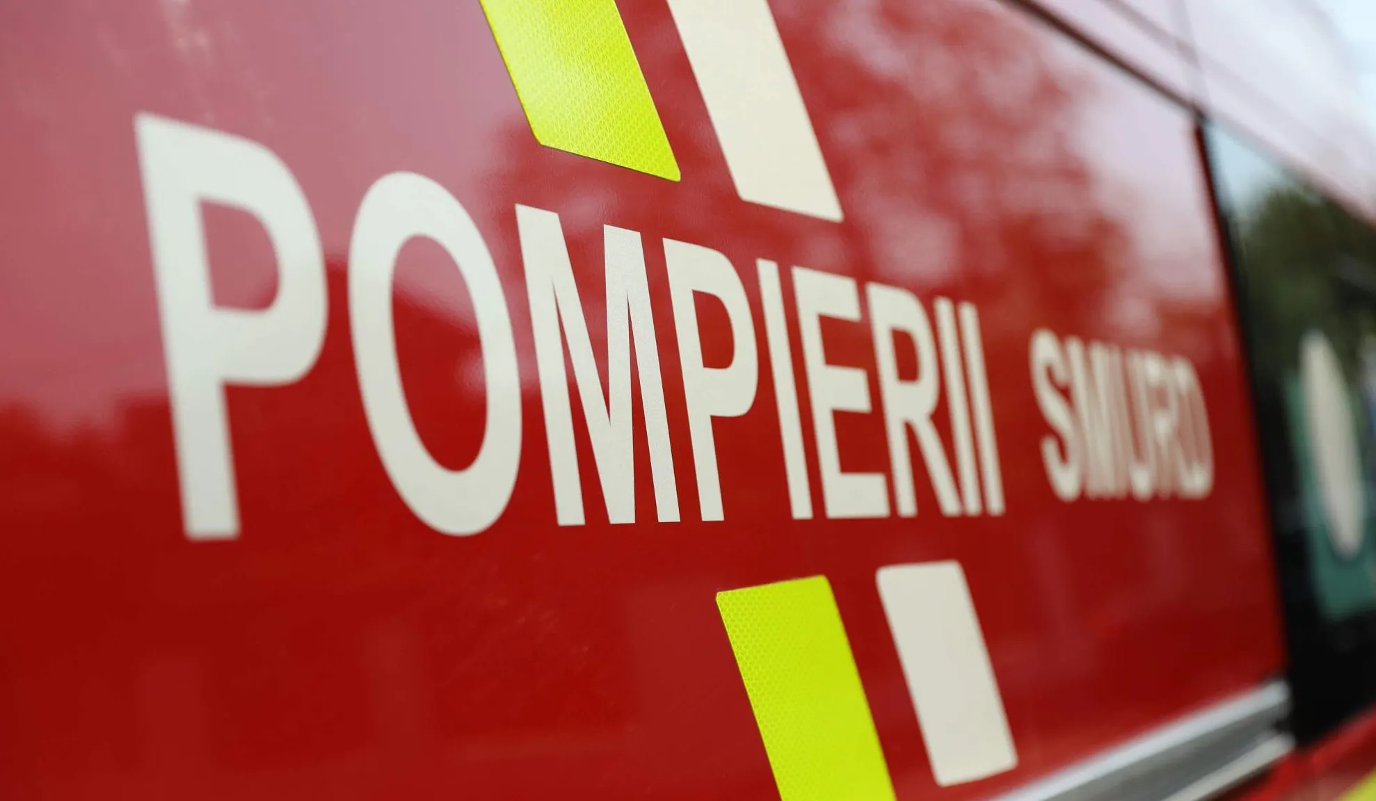 Incendiu într-un apartament din București: o femeie a fost găsită moartă